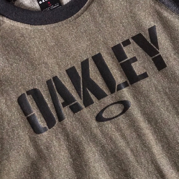 Oakley Crewneck - Picture 2 of 4